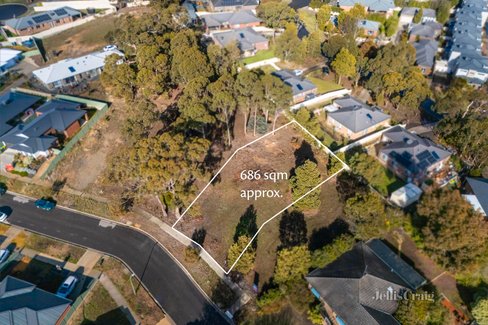 8 Nyora Grove Mount Helen 3350