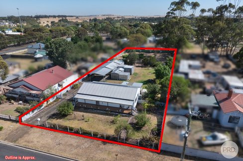 8 Osborne Street, SKIPTON VIC 3361