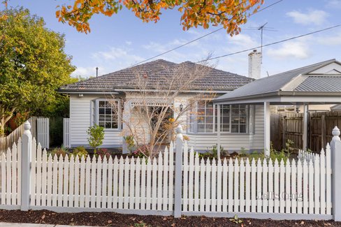 8 Peel Street Mitcham 3132
