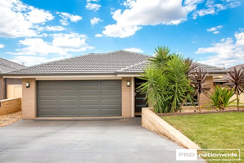 8 Penlee Road, TAMWORTH NSW 2340