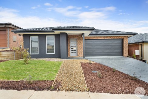 8 Plymouth Way, SMYTHES CREEK VIC 3351