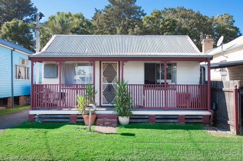 8 Portland Street, HORSESHOE BEND NSW 2320