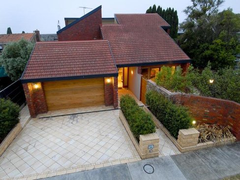 8 Retreat Road Newtown 3220