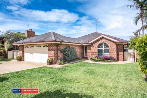 8 Richardson Avenue, BOAT HARBOUR NSW 2316