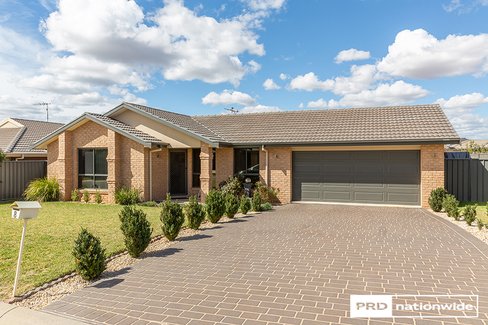 8 Rosella Avenue, TAMWORTH NSW 2340