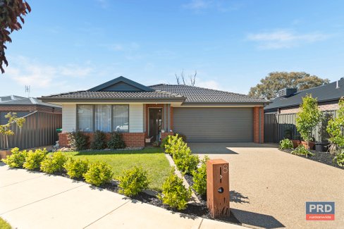 8 Rothschild Close, EPSOM VIC 3551