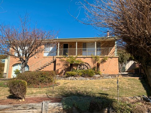 8 Royden Close, BATLOW NSW 2730