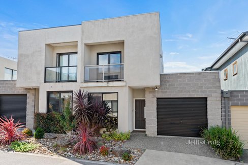 8 Ruby Lane Greensborough 3088