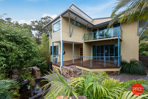 8 Sandy Beach Road, KORORA NSW 2450