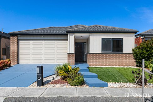 8 Santorini Crescent Point Cook 3030