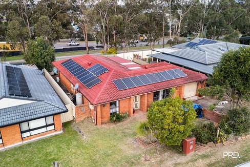 8 Seaton Crescent, CRANEBROOK NSW 2749