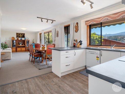 8 Shirley Boulevard, LENAH VALLEY TAS 7008