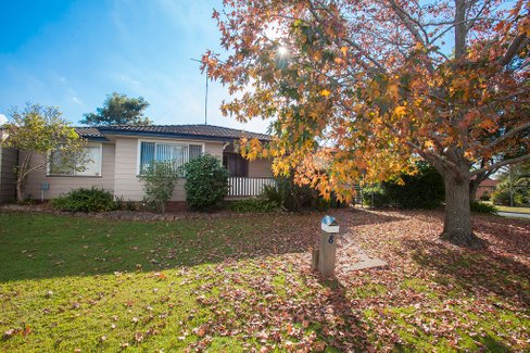 8 Stace Crescent, TENAMBIT NSW 2323