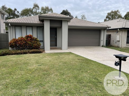 8 Student Street, NUDGEE QLD 4014