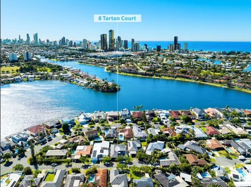 8 Tartan Court, Mermaid Waters QLD 4218