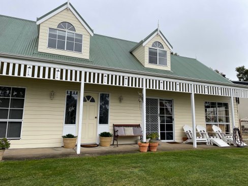 8 Tennyson Street Woodend 3442