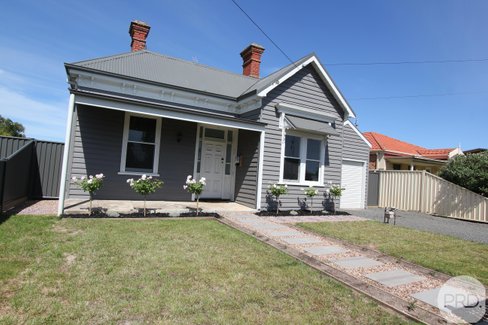 8 Thompson Street, BROWN HILL VIC 3350