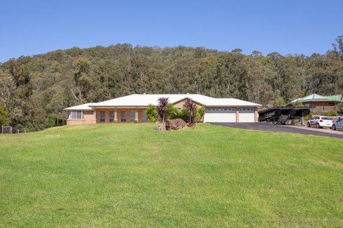 8 Timbertop Road, GLEN OAK NSW 2320