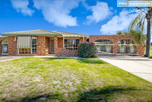 8 Toney Place, GLENFIELD PARK NSW 2650