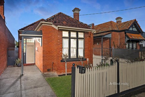 8 Waratah Street Ascot Vale 3032