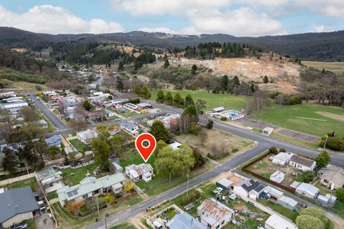 8 Wattle Avenue, CAPTAINS FLAT NSW 2623