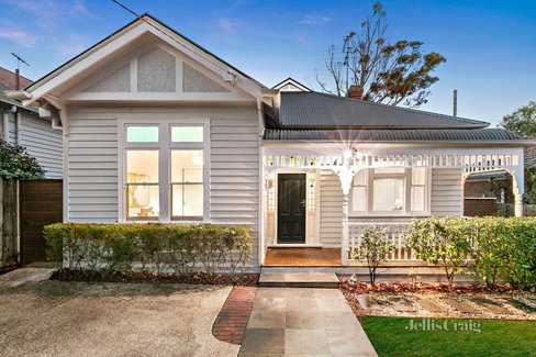 8 Wells Street Surrey Hills 3127