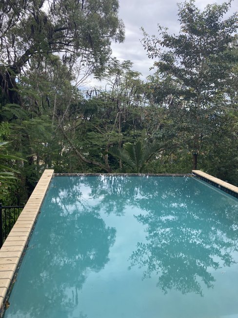 8 William Close, CANNONVALE QLD 4802