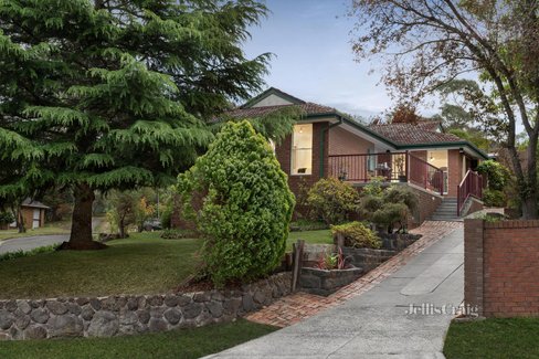 8 Wolangi Court Greensborough 3088