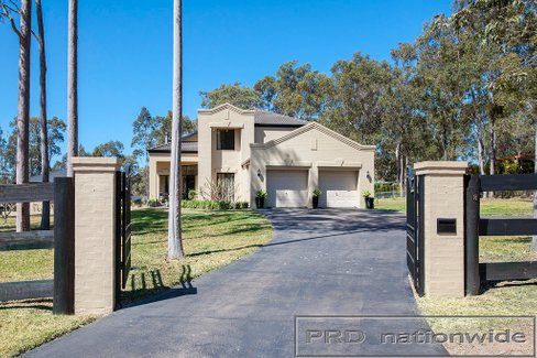 8 Woodlands Dr, THORNTON NSW 2322