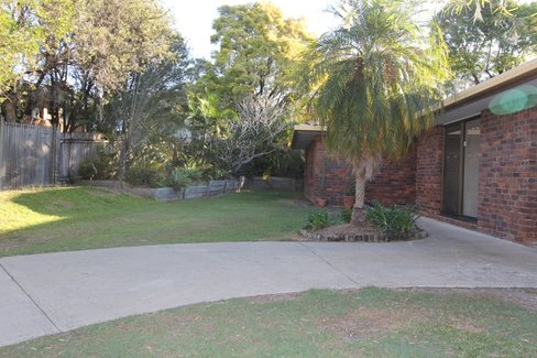 8 Yangoora Crescent, ASHMORE QLD 4214