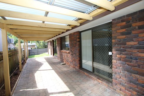 8 Yangoora Crescent, ASHMORE QLD 4214