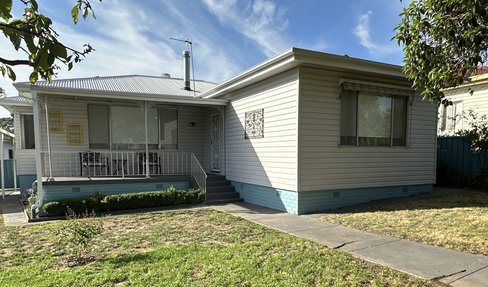 8 Yaralla Street, TUMUT NSW 2720