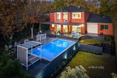 8 Yarraridge Drive Chirnside Park 3116