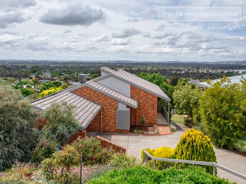 80 Henwood Avenue, KOORINGAL NSW 2650