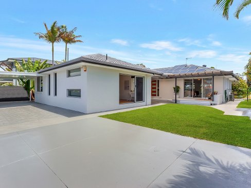 80 Jabiru Ave, BURLEIGH WATERS QLD 4220
