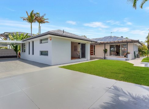 80 Jabiru Avenue, BURLEIGH WATERS QLD 4220