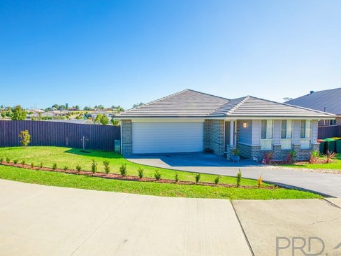 80 Saddlers Drive, GILLIESTON HEIGHTS NSW 2321