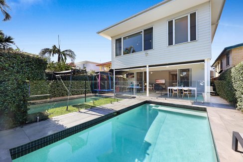 80 Sunshine Parade, MIAMI QLD 4220