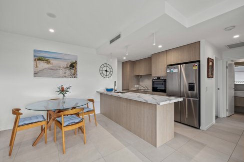 802/3 Twenty-Third Avenue, PALM BEACH QLD 4221