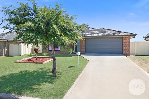 81 Kenny Drive, TAMWORTH NSW 2340