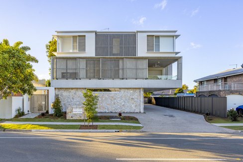 81 Mountain View Avenue, Miami QLD 4220