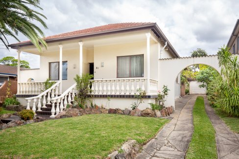 81 Remly Street, ROSELANDS NSW 2196