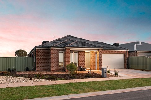 81 Tobin Crescent, EPSOM VIC 3551