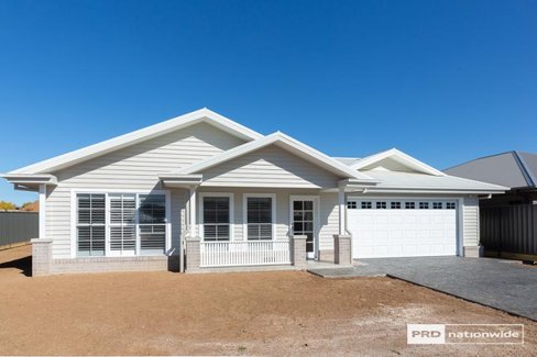 81 Warrah Drive, TAMWORTH NSW 2340
