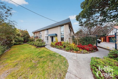 8/118 Waverley Road Malvern East 3145