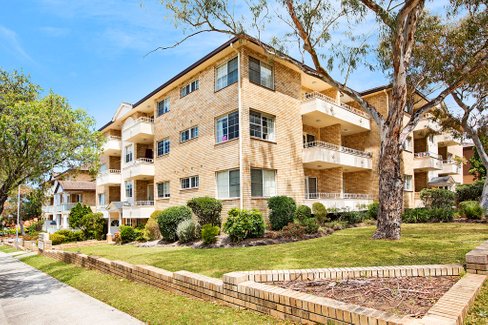 8/13 English Street, KOGARAH NSW 2217