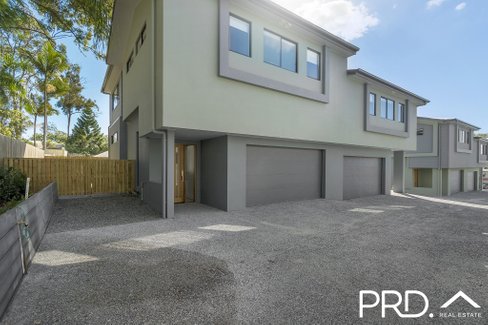 8/15 Robert Street, MUDGEERABA QLD 4213