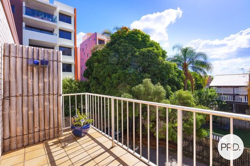 8/16 Norman Street, SOUTHPORT QLD 4215