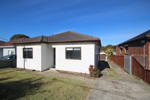 82 Canonbury Grove, BEXLEY NORTH NSW 2207