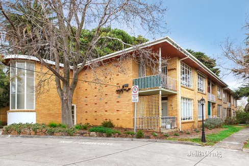 8/20 Shirley Grove St Kilda East 3183